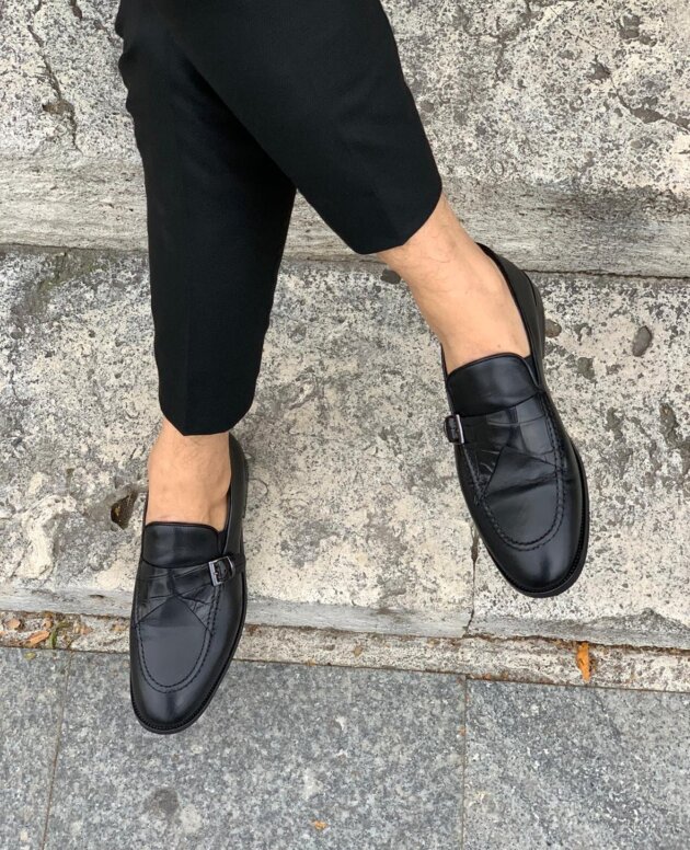 Exquisite Craftsmanship: Men's Italian Buff Leather Single Buckle Loafer Shoes in Black & Tan